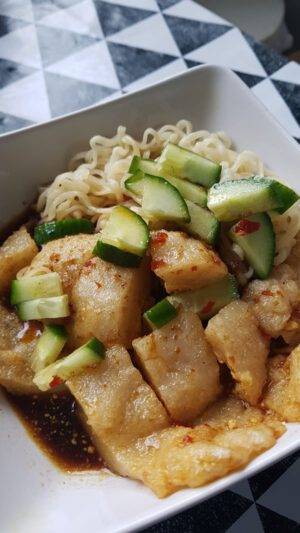 Pempek porsi komplit