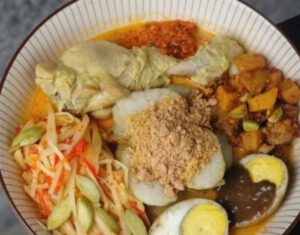 Lontong Cap Go Meh Komplit